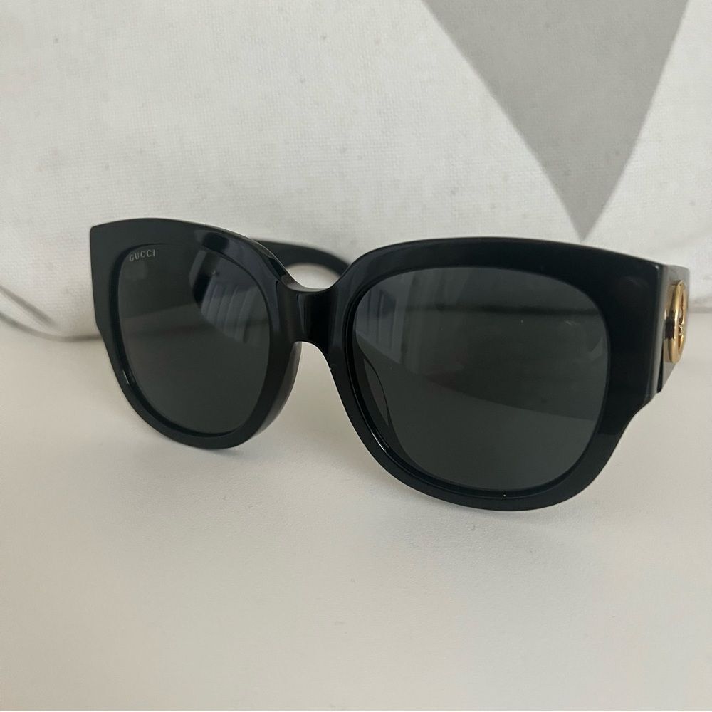 Gucci Women's Sunglasses GG0034SN Black Like NEW MSRP $435 - Picture 3 of 10
